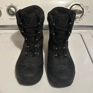 Columbia sportswear bugaboo II black waterpoof snow boots Youth sz 7